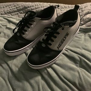 Heelys- Black and Grey